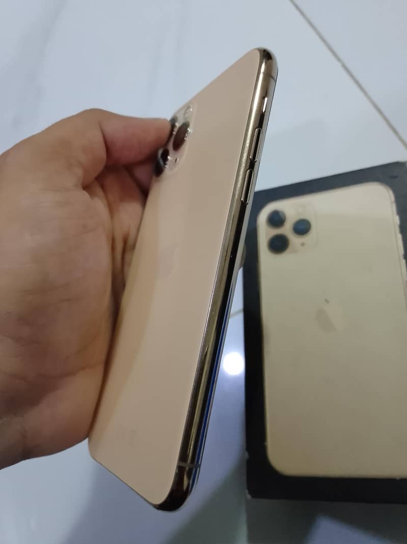 Apple iPhone 11 Pro 3