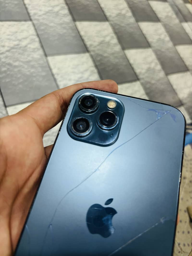 Iphone 12 pro max 4