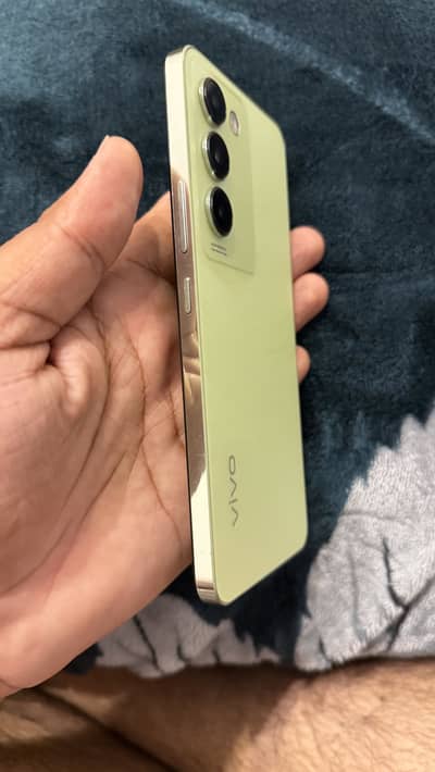 Vivo Y100