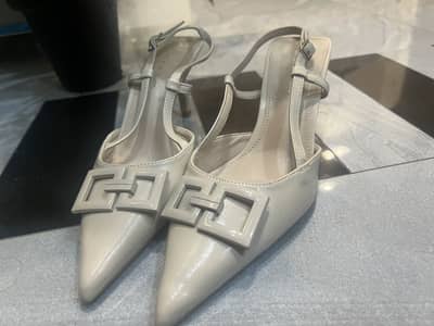 Brand new heel
