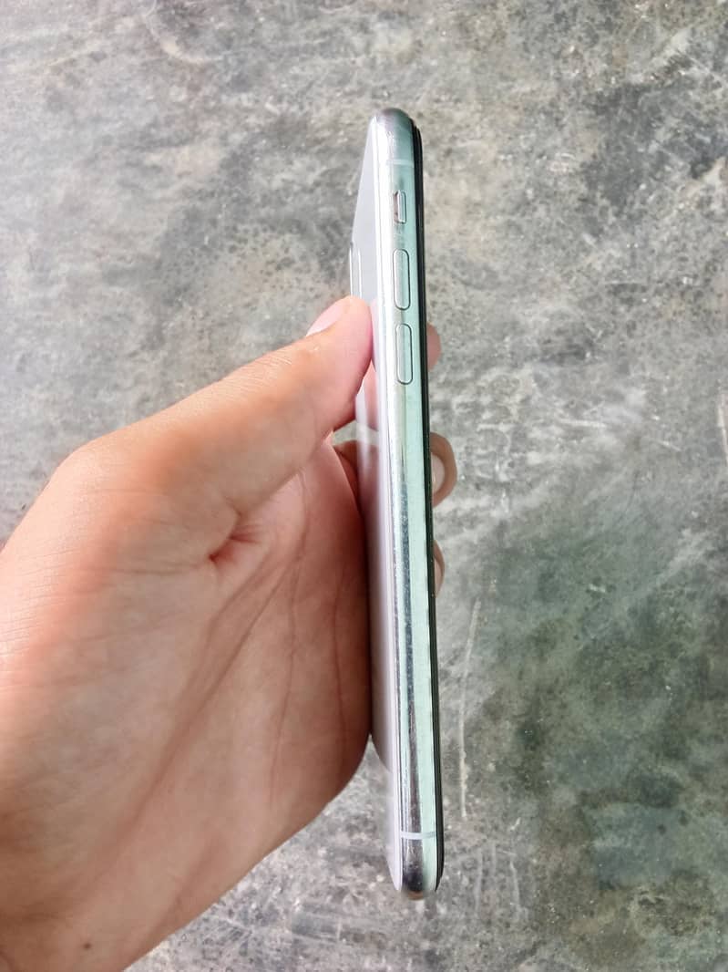 Apple iPhone X 3