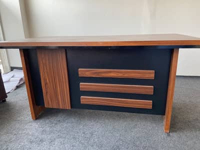 Spacious Commercial Office Table / Manager Desk – Excellent Condition