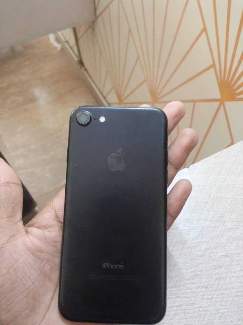 Apple iPhone 7 1