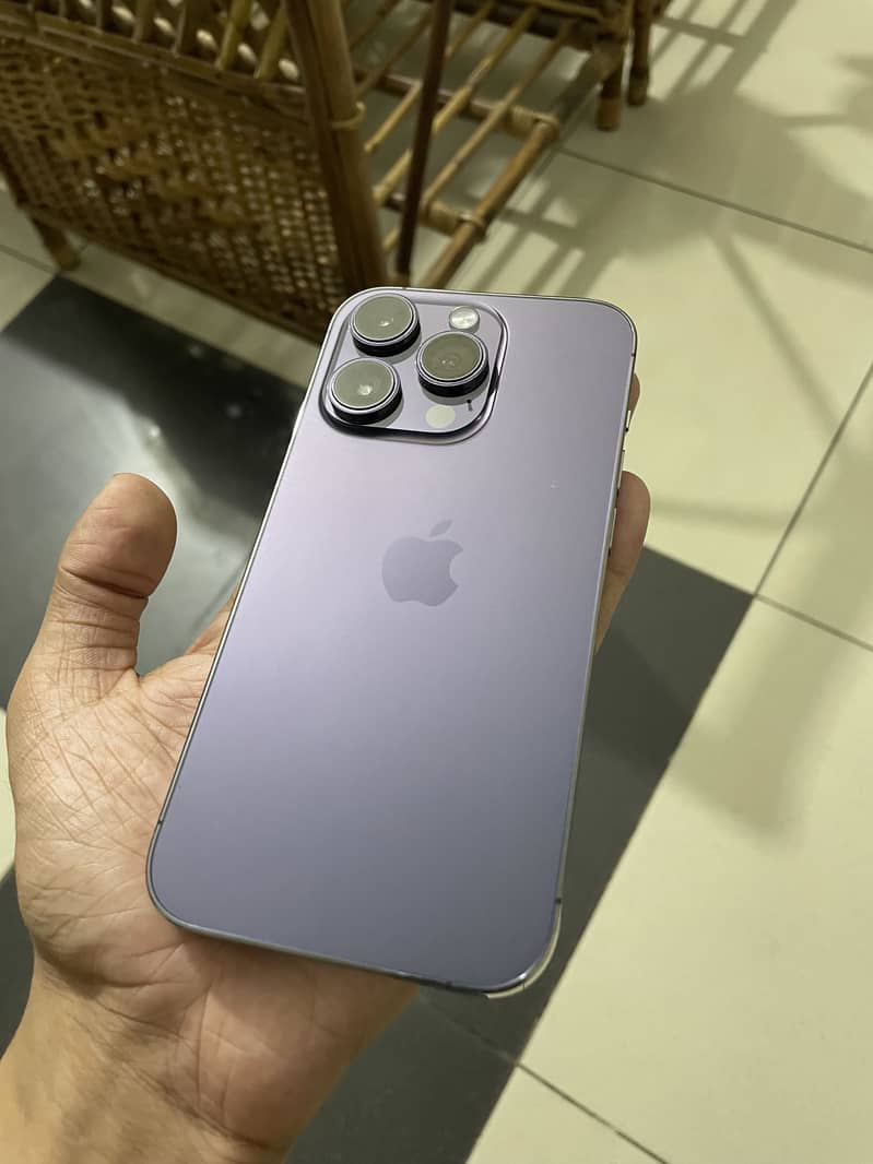 Apple iPhone 14 Pro 0