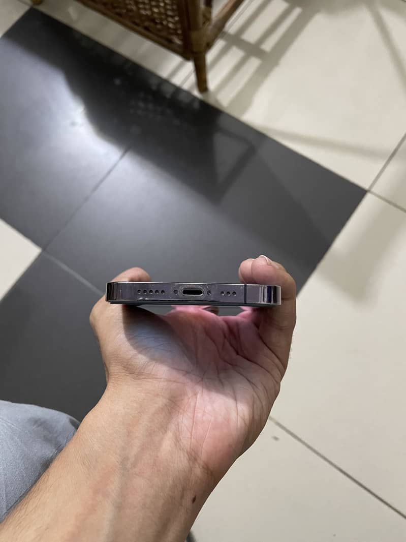 Apple iPhone 14 Pro 2