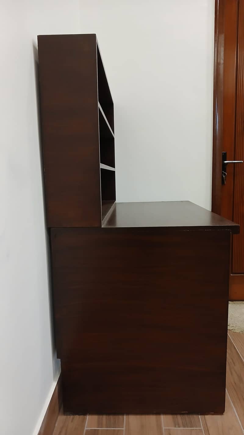 Study chair and table 1