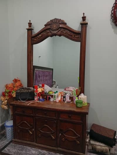 dressing table