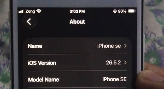 Apple iPhone SE