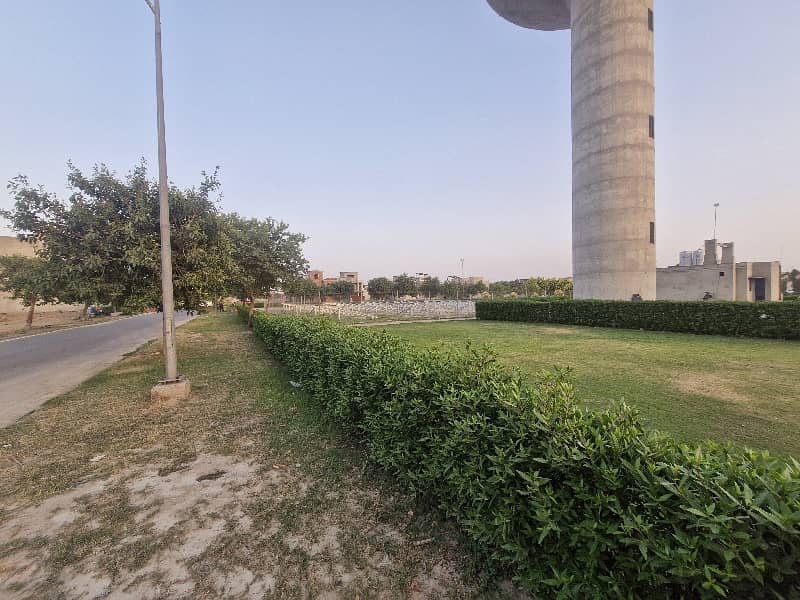Facing Park Plot 7.72 M Phase 1 2