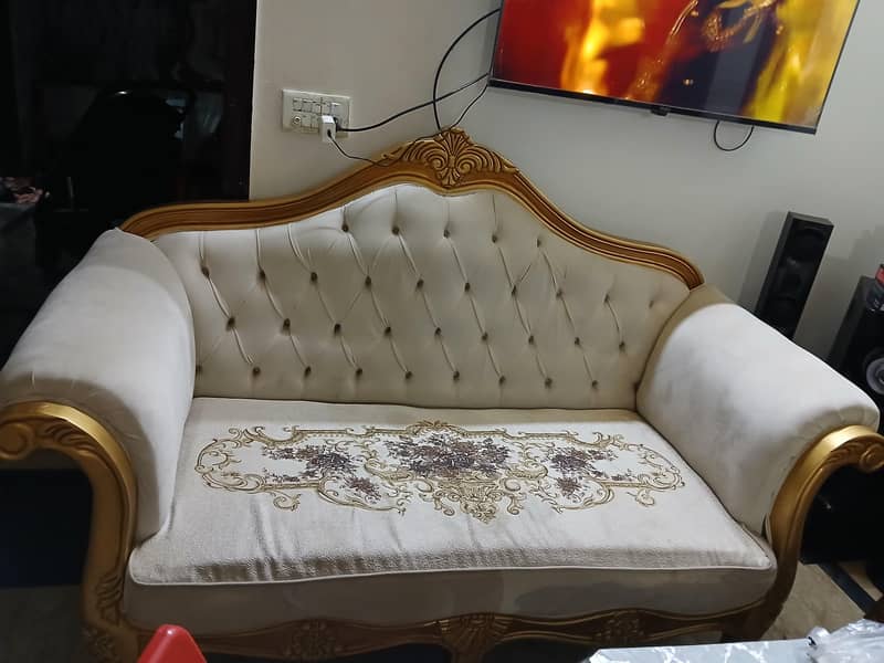 off white sofa 0