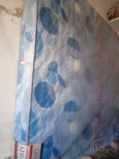 spring matris frsel argent blkul ok hai 1 mnth istmal hua hai