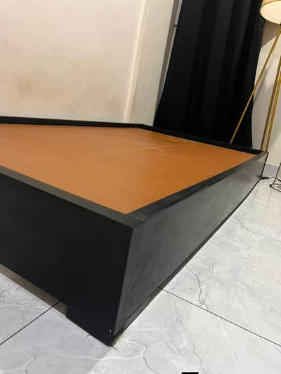 Single floor bed with mattress