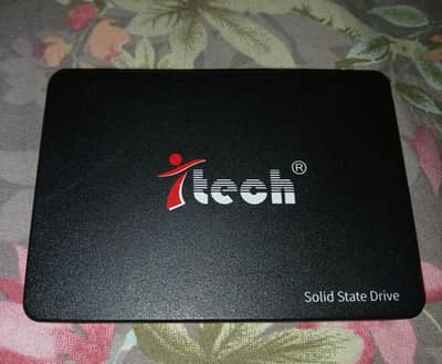 SSD 128GB (Cases holder etc)