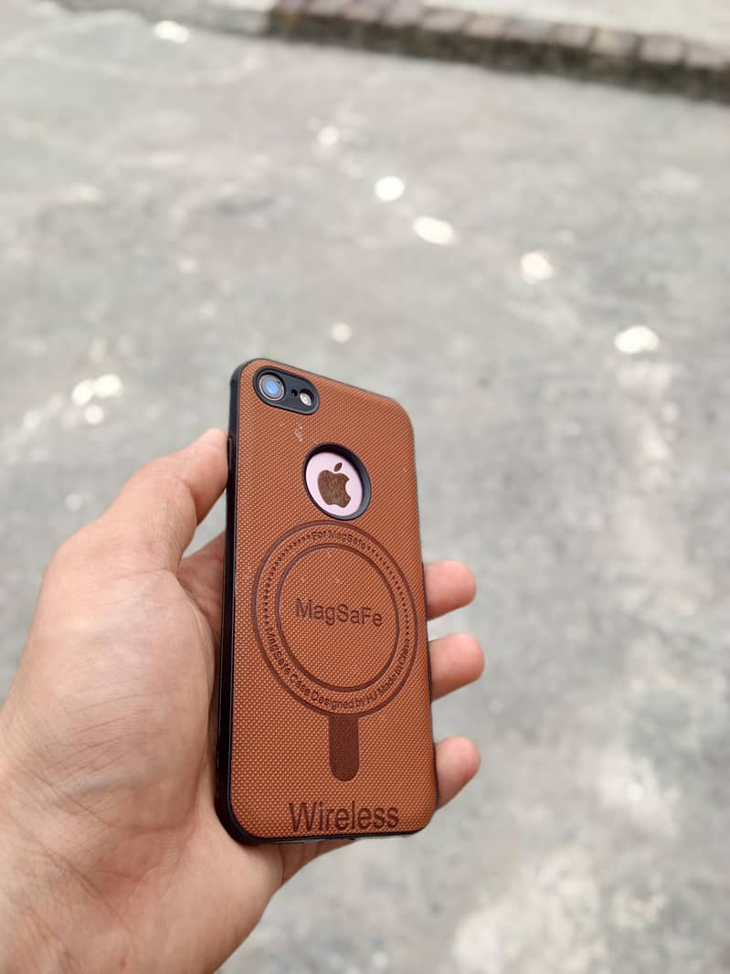 Apple iPhone 7 10