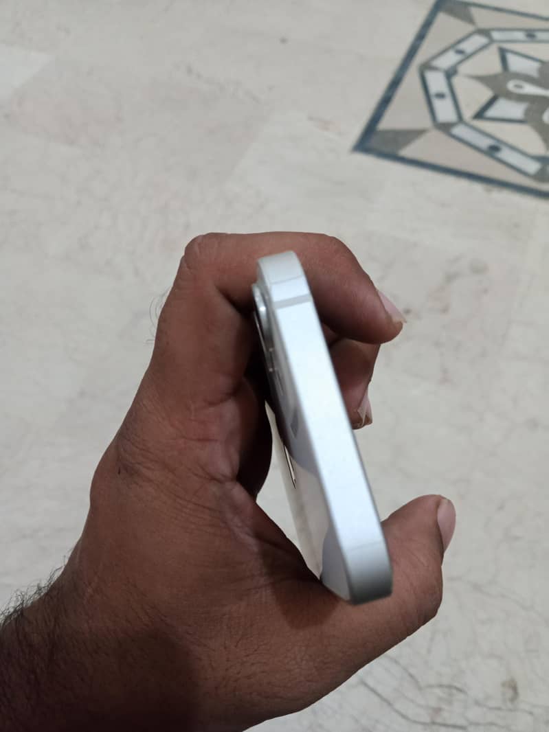 Apple iPhone 12 mini 6
