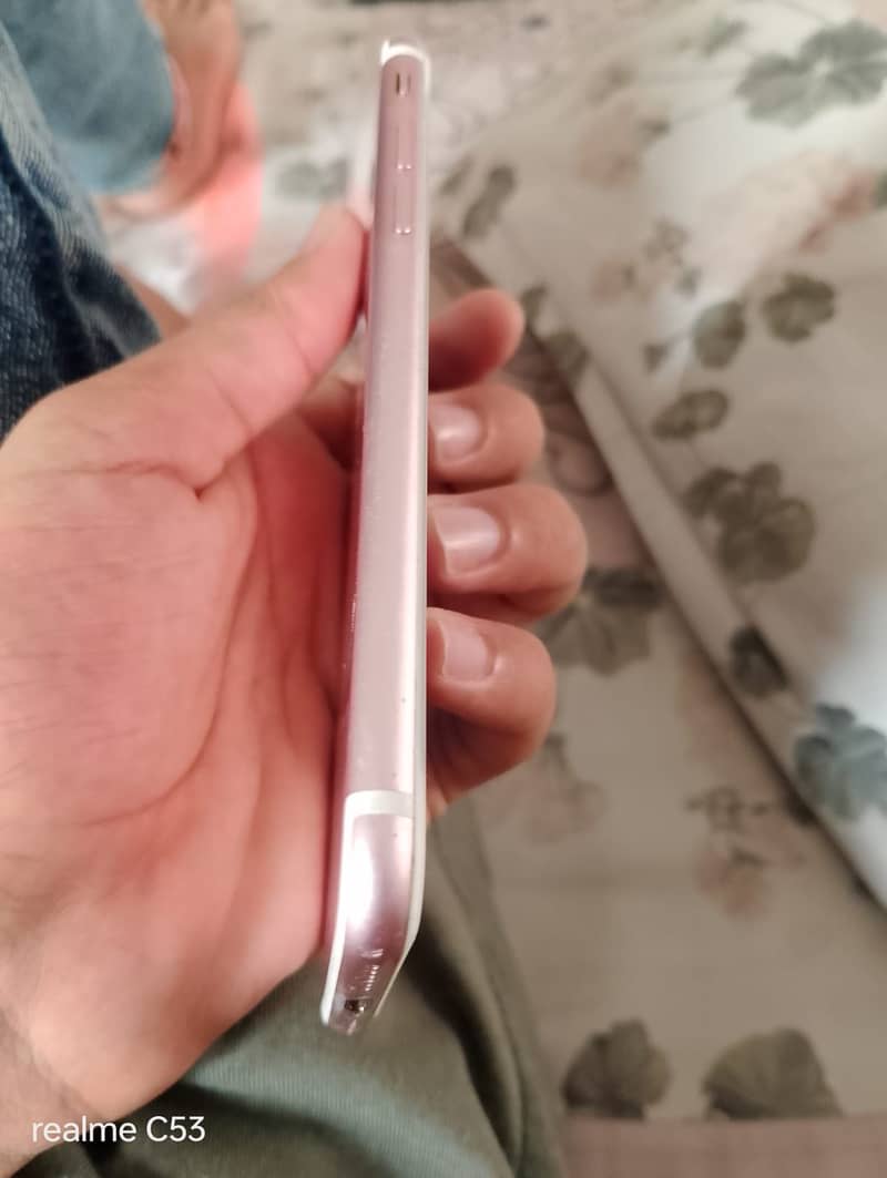 Apple iPhone 7 1