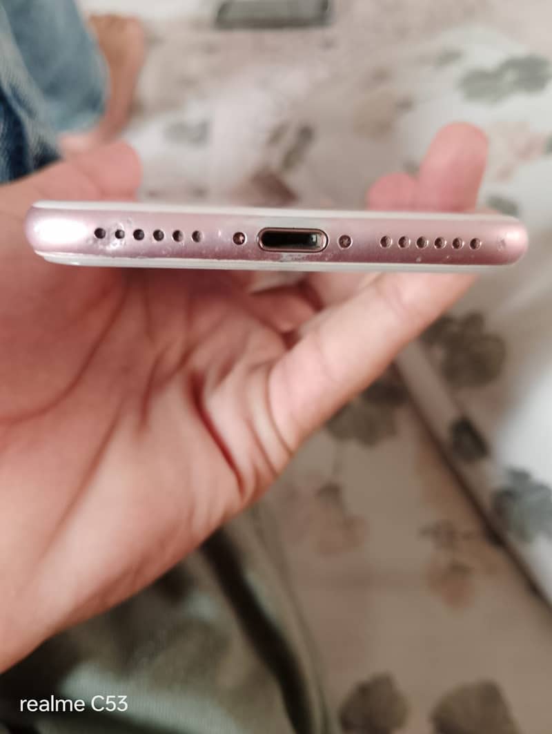 Apple iPhone 7 4