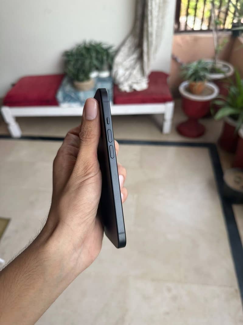 Apple iPhone 15 3