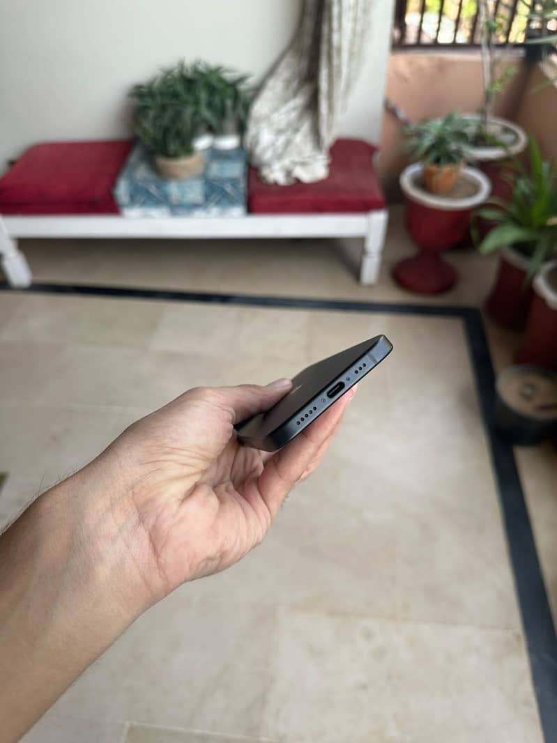 Apple iPhone 15 5