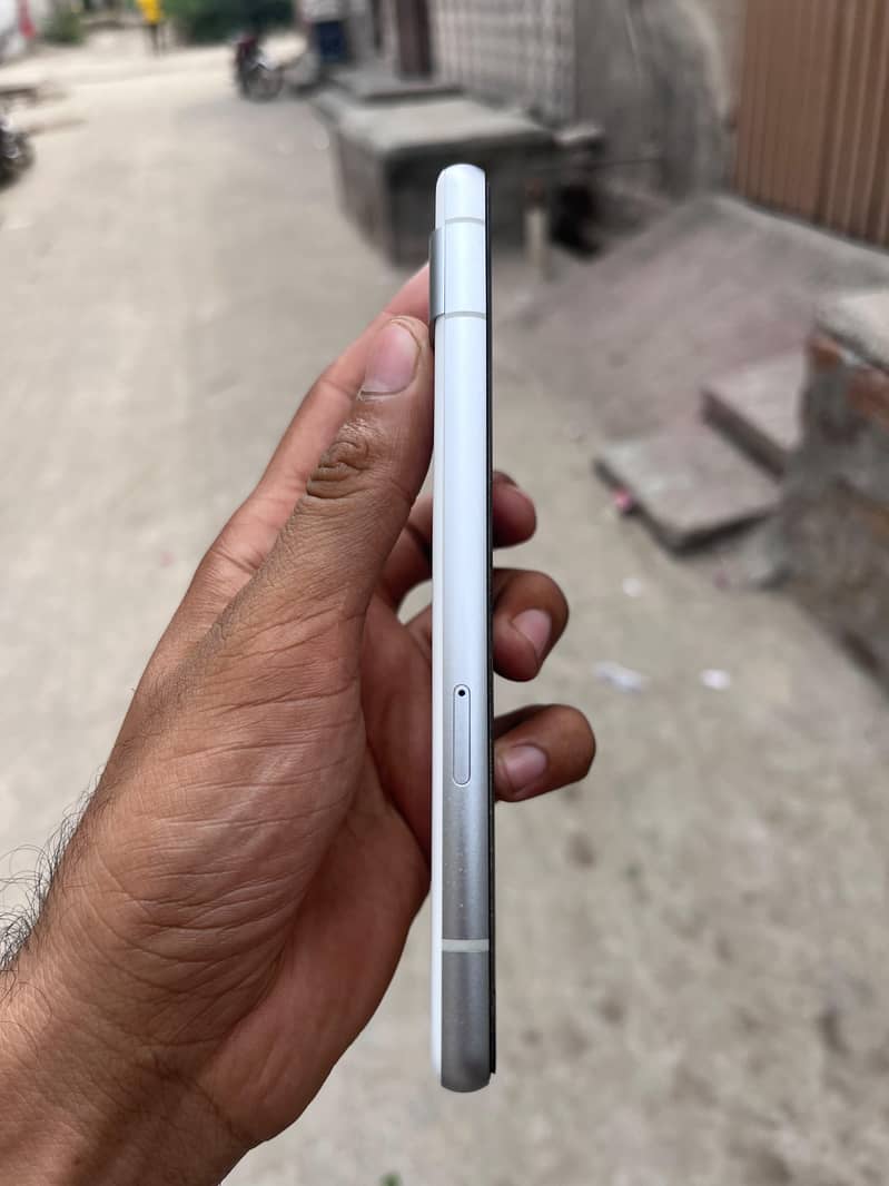 Google Pixel 7a 2