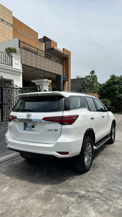 Toyota Fortuner V 2021