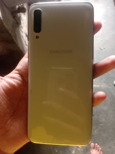 Samsung Mobile A70