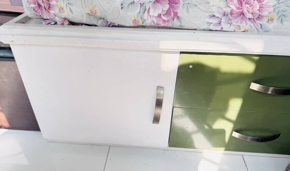 Single bed with multiple drawers solid wood 1