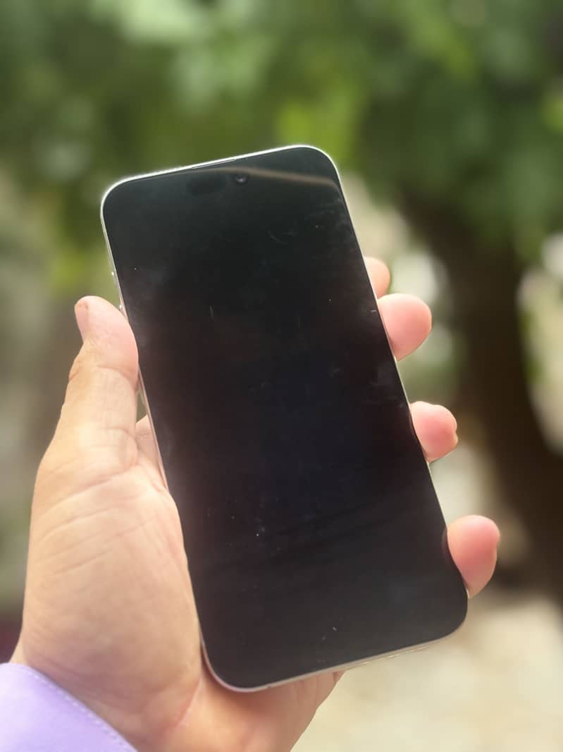 Apple iPhone 15 Pro Max 3