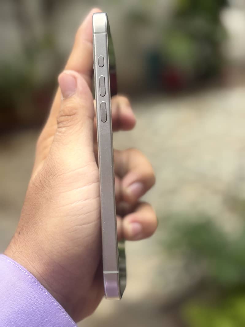 Apple iPhone 15 Pro Max 5