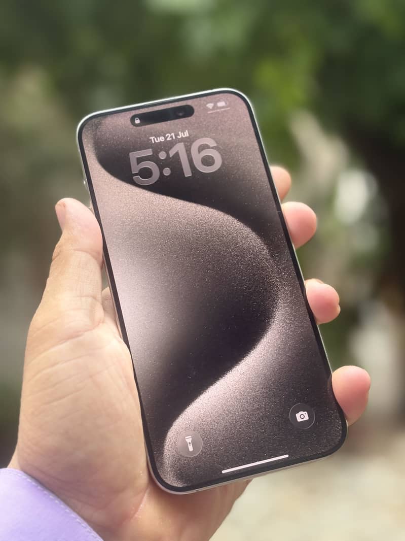 Apple iPhone 15 Pro Max 6