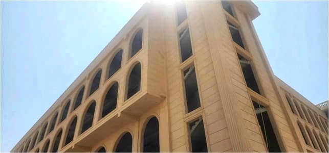 130,000 Sqft Hospital University College Building with Big Open Area and Parking