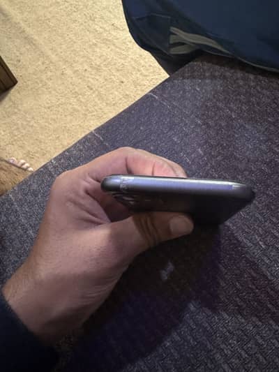i phone 11 128 memory 82 battery health