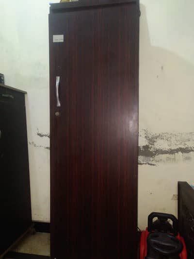 Two wooden cabinets for sale in 10/10 condition