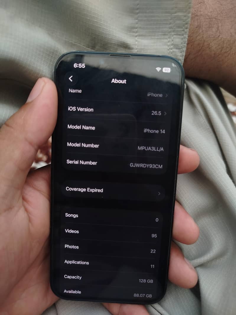 Apple iPhone 14 3