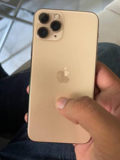 64 gb all ok gold colour charger sath hy pouch bhi 2 sath hn