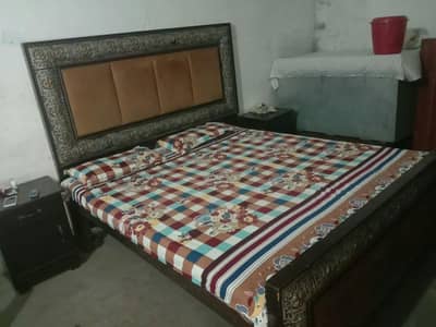 double bed with side table very good condition urgent sale 03079652852