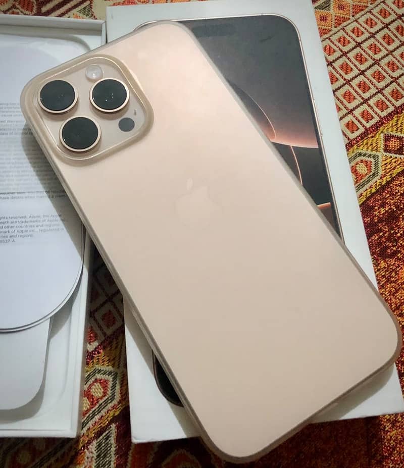 Apple iPhone 16 Pro Max 1