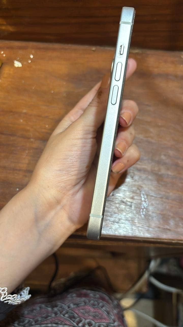 Apple iPhone 15 0