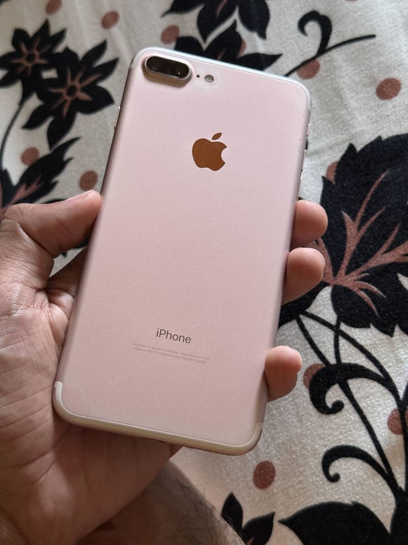 Apple iPhone 7 Plus 0