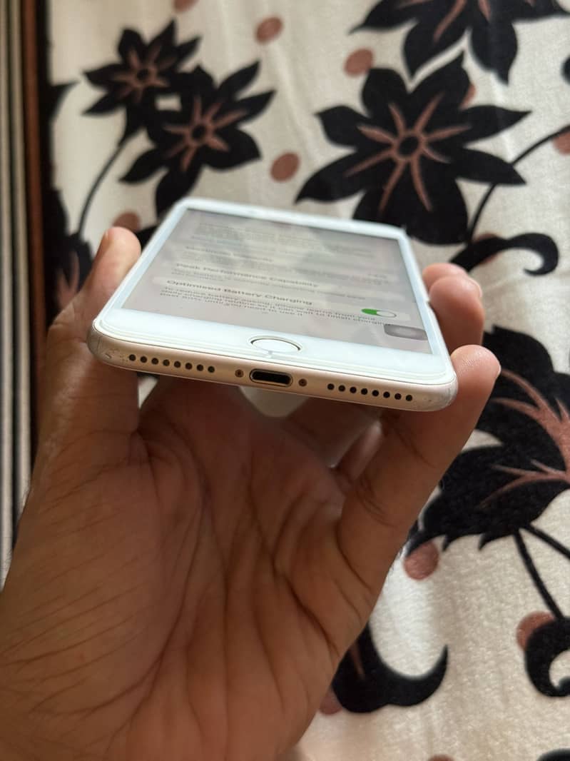 Apple iPhone 7 Plus 4