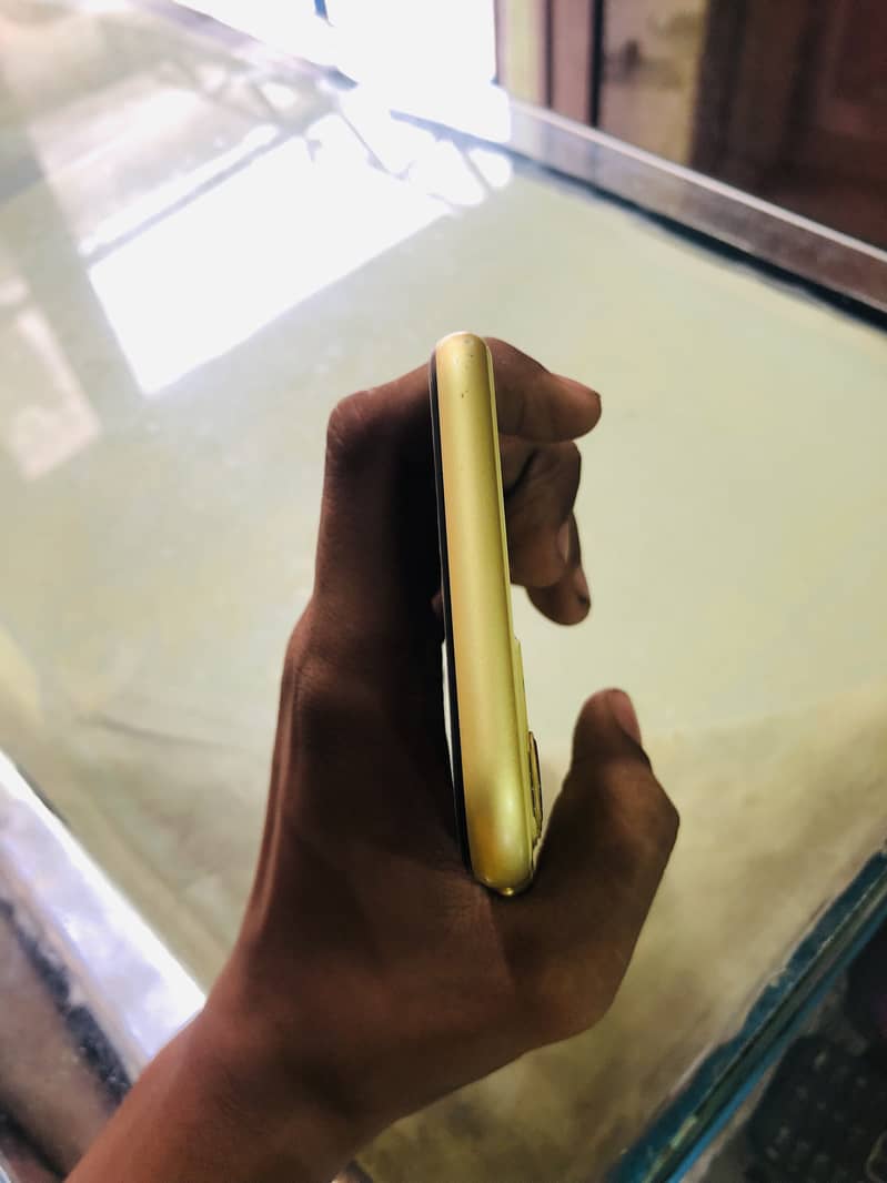 Apple iPhone 11 5