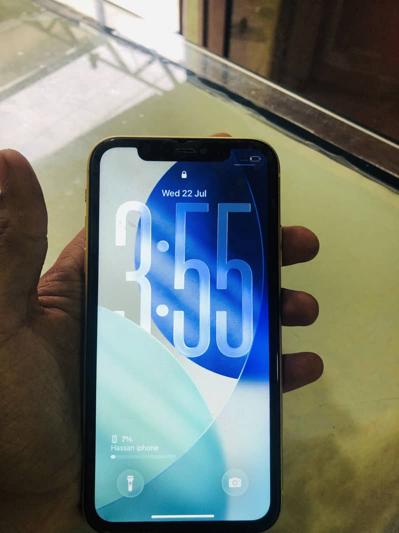 Apple iPhone 11 7