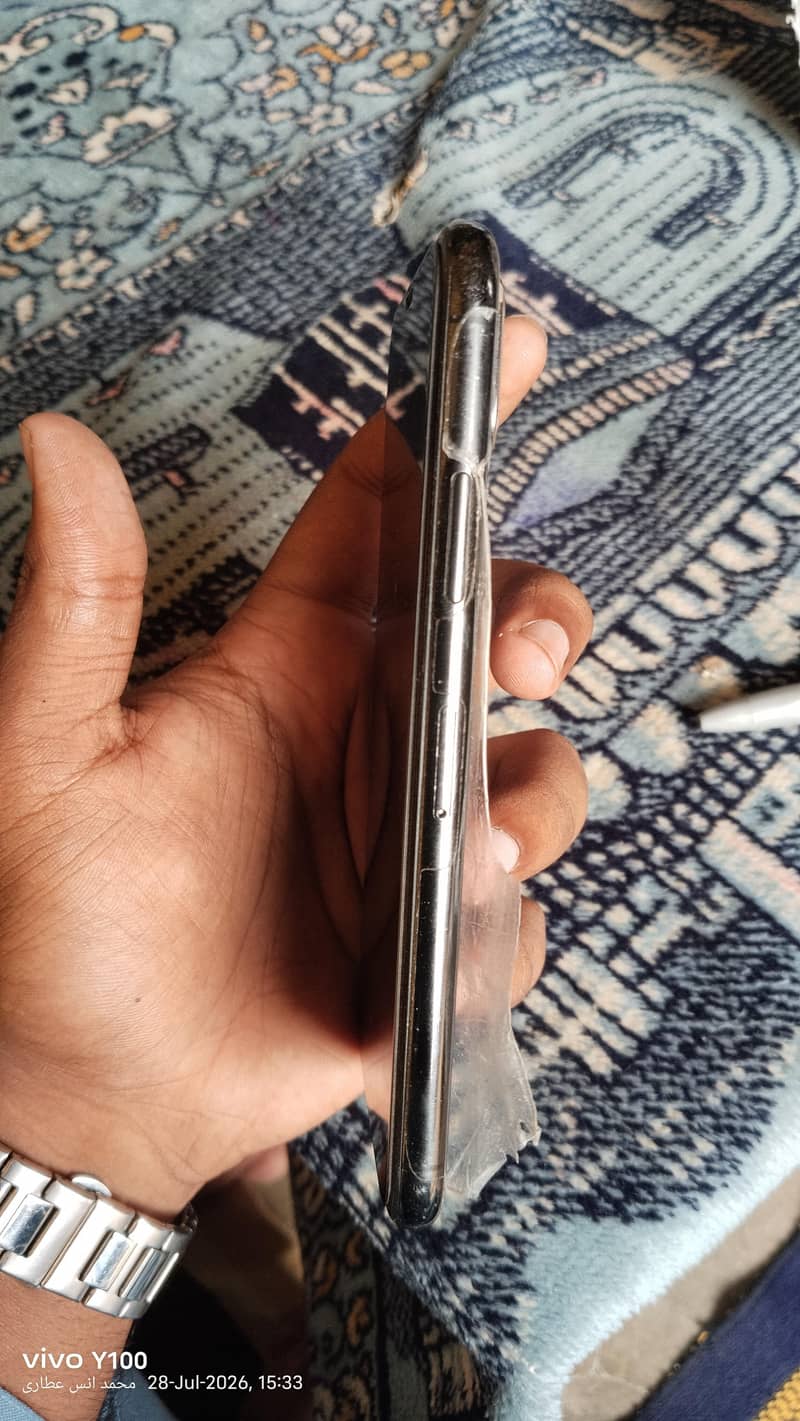Apple iPhone X 3