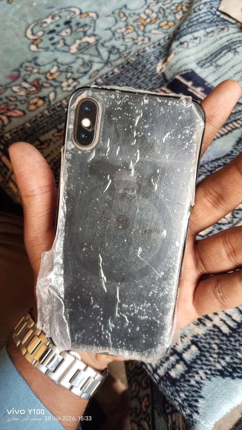 Apple iPhone X 4