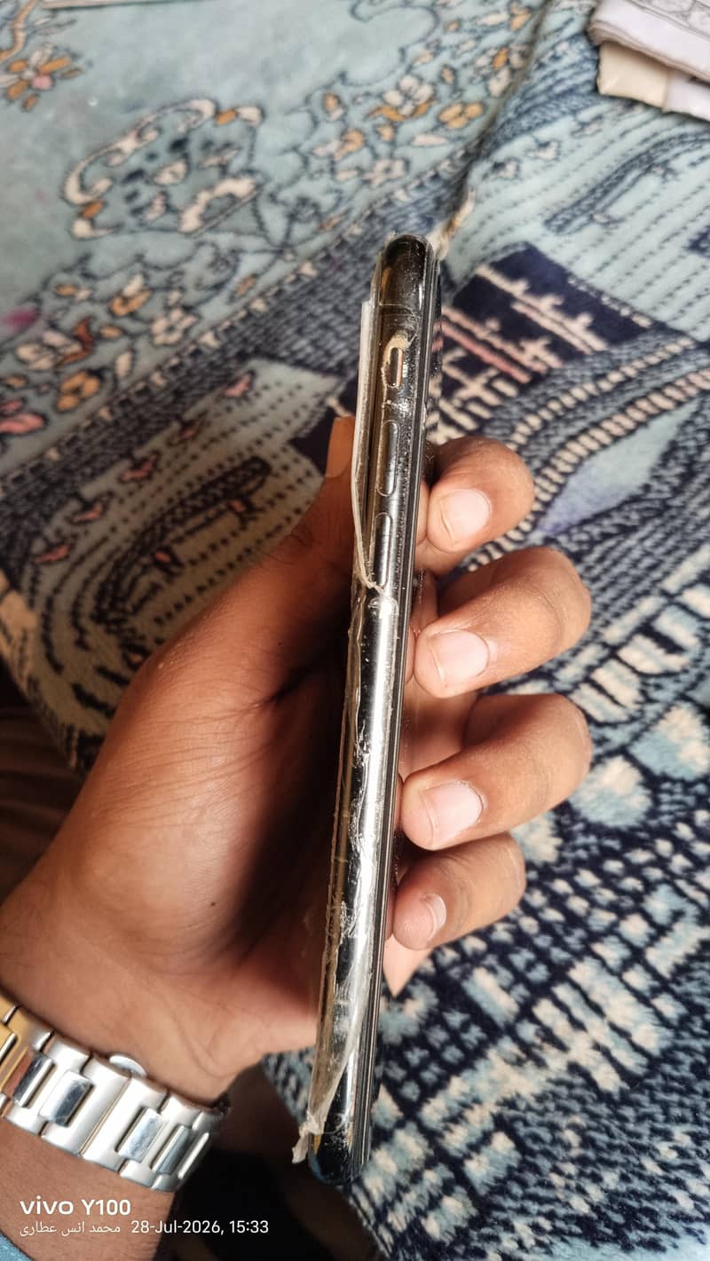 Apple iPhone X 5