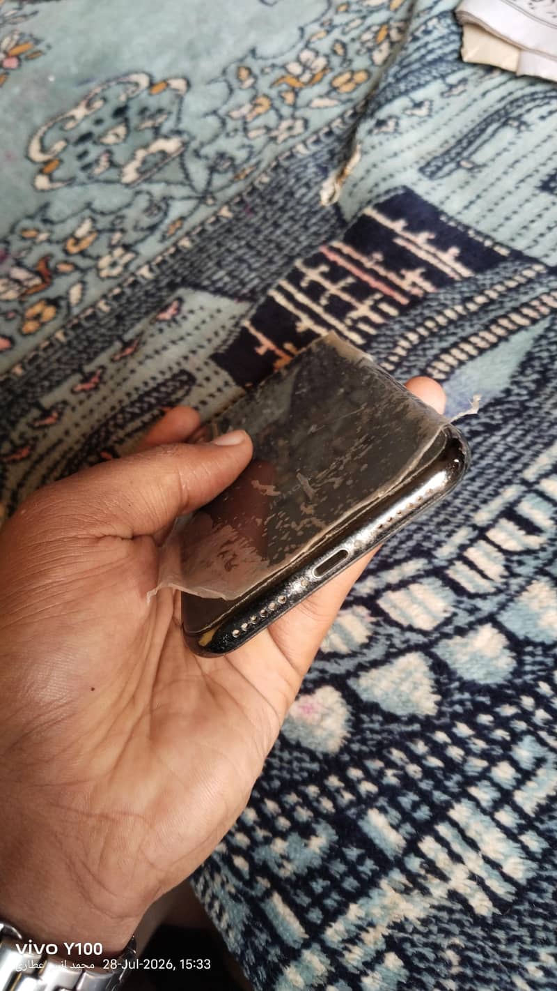 Apple iPhone X 6