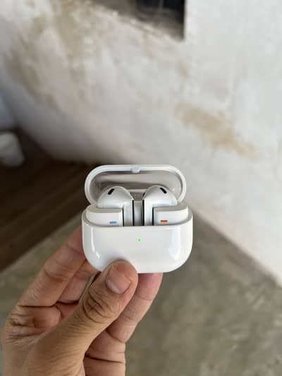 Samsung buds 3 orignal Colour White with box