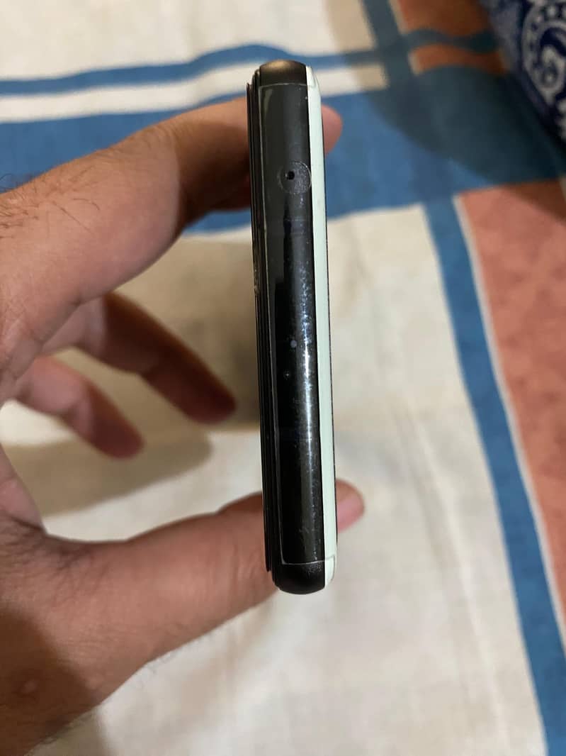 Google Pixel 6a 4