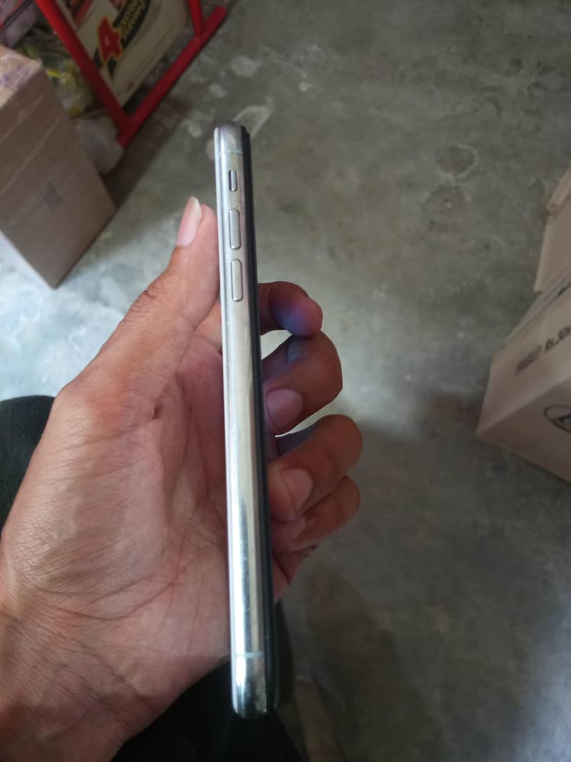 Apple iPhone X 5