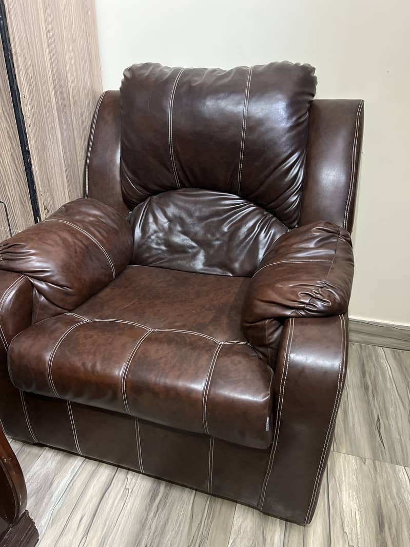 Used Sofa – Good Condition 1